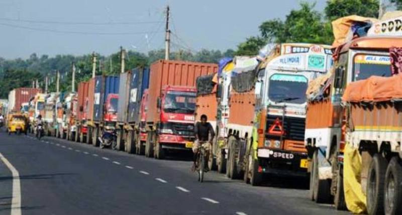 छयासी लाख बढीका सामानसहित ट्रक र कन्टेनर नियन्त्रणमा
