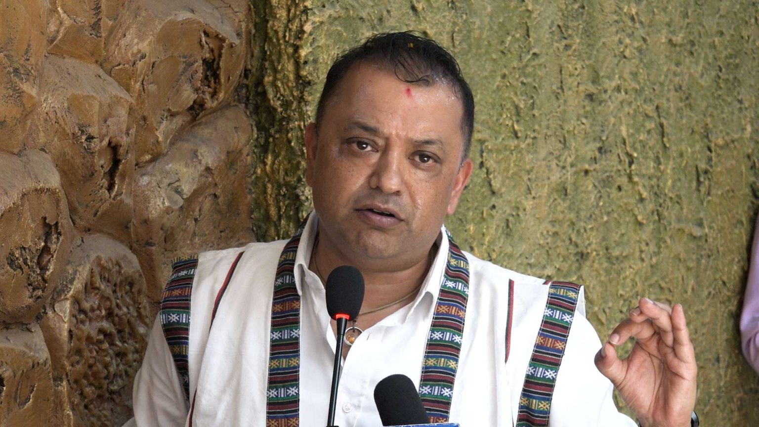 कांग्रेसमाथि संविधान संरक्षण गर्नुपर्ने जिम्मेवारी छः महामन्त्री थापा