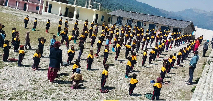चिसोले बागलुङ ढोरपाटनका विद्यार्थी बिरामी पर्न थालेपछि पठनपाठन प्रभावित