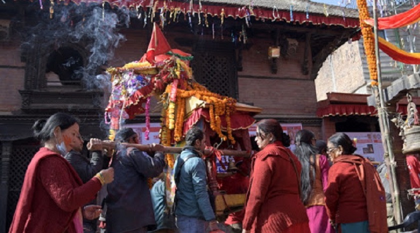 मार्ग शीर्ष कृष्ण तृतीया : अबिर चढाएपछि सम्पन्न गरियो श्रीचन्द्रविनायक तथा श्रीभैरवनाथ जात्रा