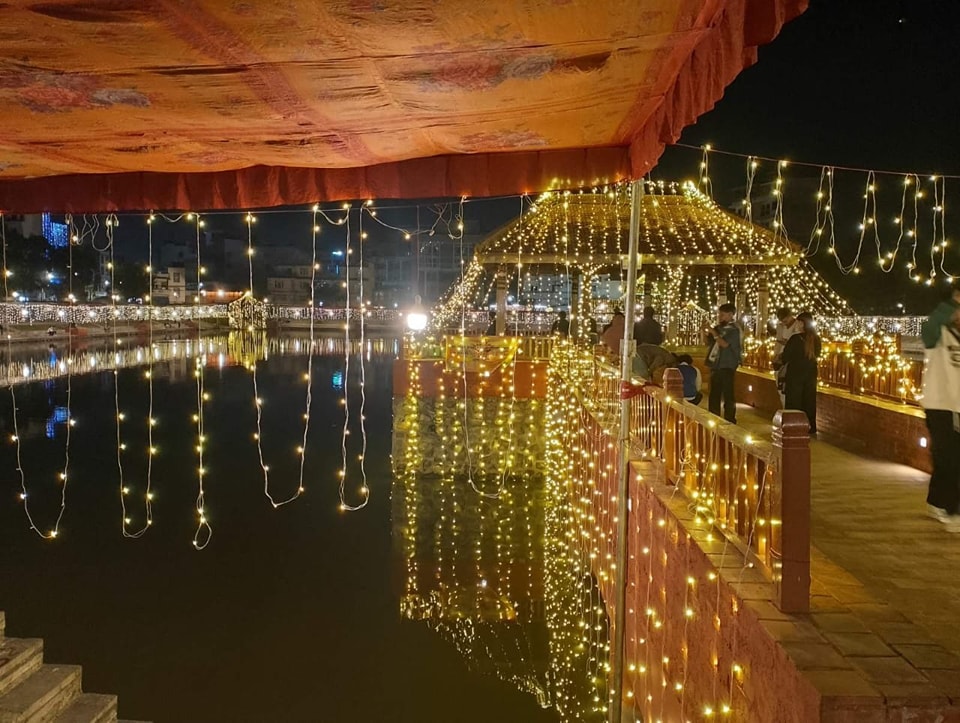 छठका लागि झकिझकाउ कमलपोखरी(फोटोफिचर)