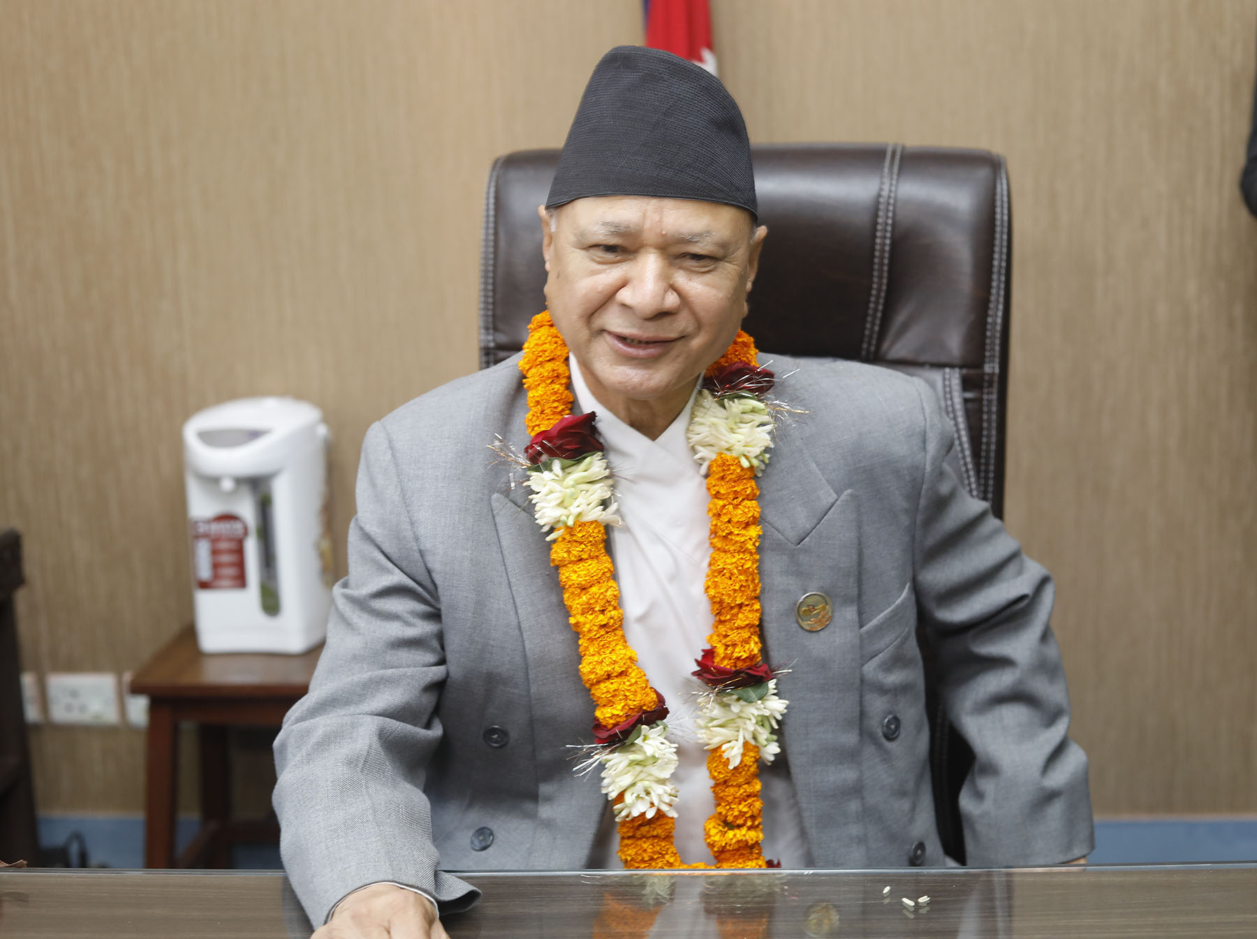 आन्दोलनरत शिक्षकको माग वार्ताका माध्यमबाट सम्बोधन गर्छौंः शिक्षामन्त्री पन्त