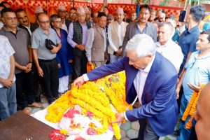 कांग्रेस नेताहरुद्वारा पूर्वमन्त्री शास्त्रीप्रति श्रद्धाञ्जली अर्पण