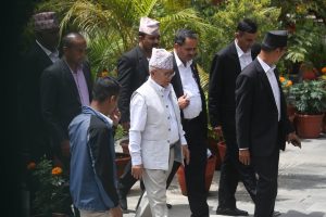 पूर्वप्रधानमन्त्री नेपालको पक्षमा बहस गर्न नाम टिपाउने वकिलको संख्या १२०