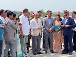 बाढीको जोखिम टार्न समयमै तटबन्ध निर्माण गर्न मन्त्री खड्काको प्रतिबद्धता