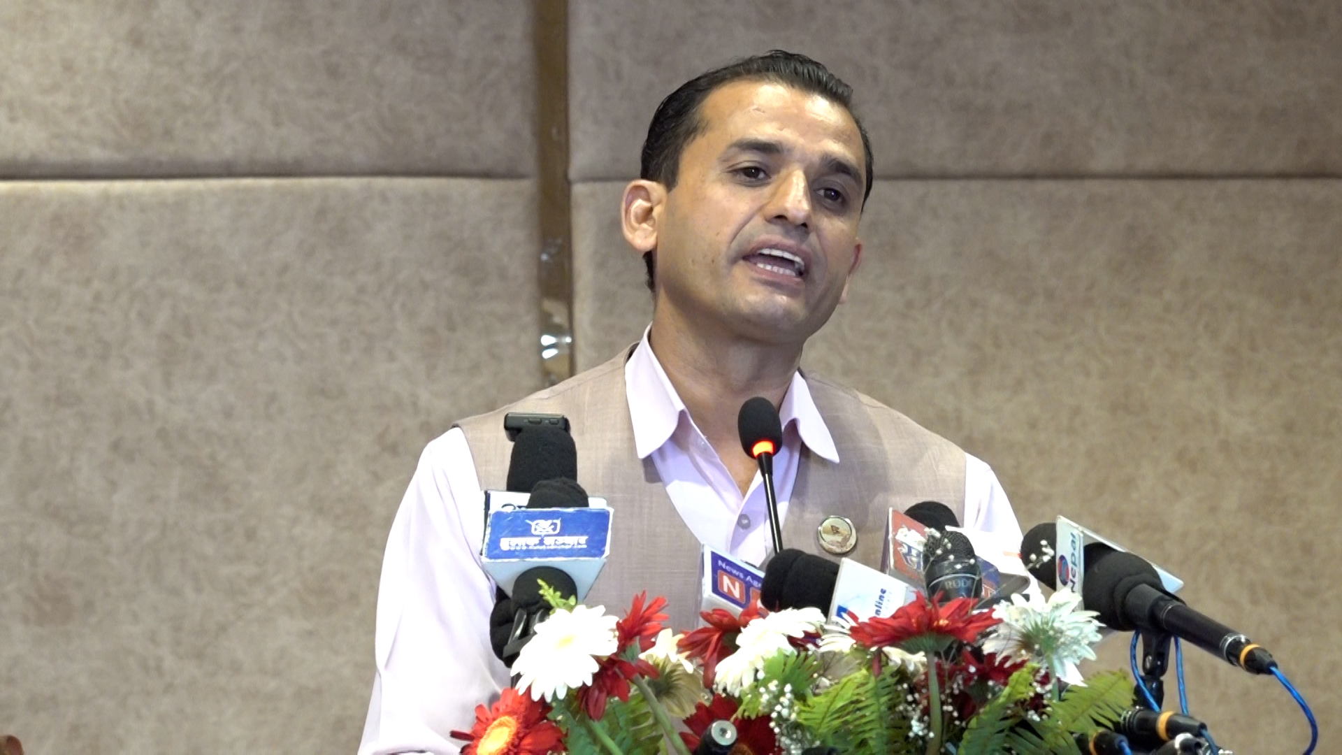 राजनीतिका बारेमा गलत भाष्य निर्माण गरियो : सांसद सापकोटा