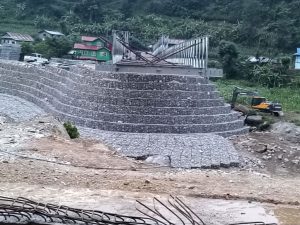 हेवा खोलामा निर्माणाधीन बेलिब्रिज भाँचिदा छ कामदार घाइते, चारको अवस्था गम्भीर