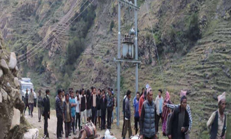 ट्रान्समिटरबाट विद्युत चुहावट हुँदा मुगुमा करेन्ट लागेर दश खच्चर मरे