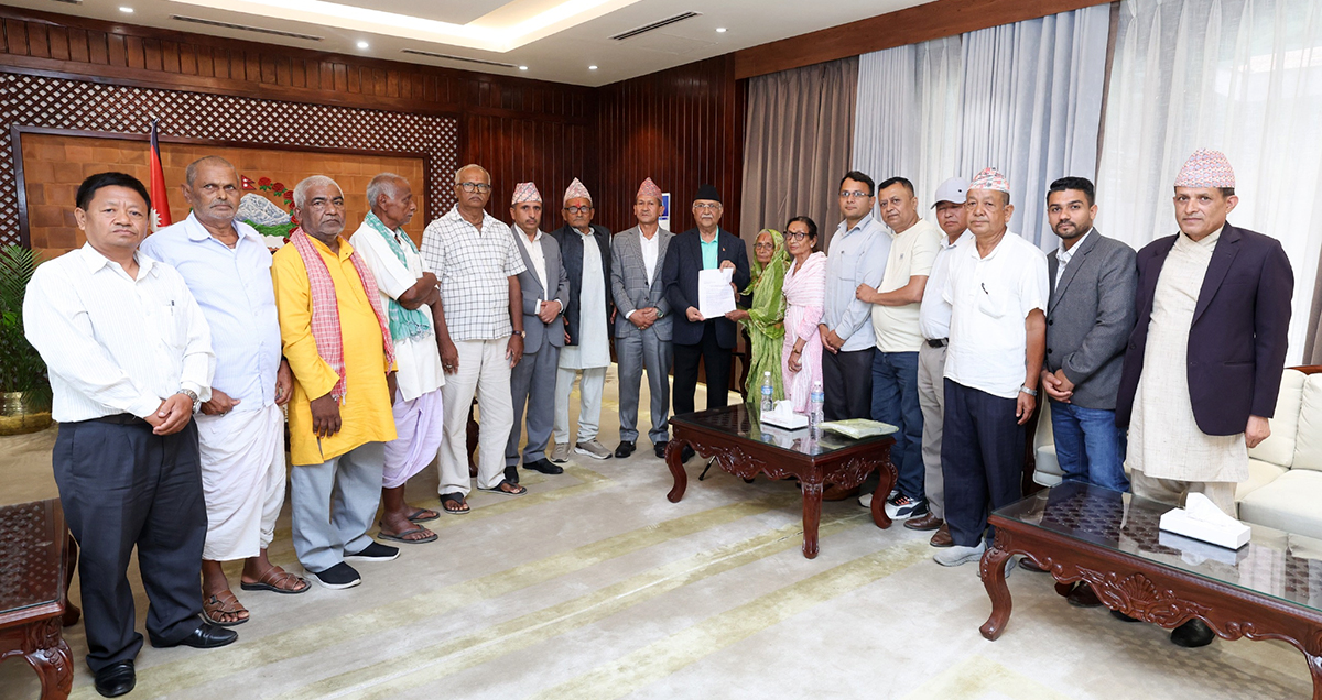 कोशीटप्पु आरक्षका विस्थापित परिवारले प्रधानमन्त्रीलाई सम्झाए जग्गा सट्टा गर्ने भद्र सहमति