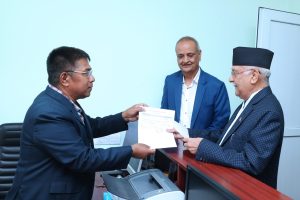 एमाले अध्यक्ष ओलीले बुझाए एक वर्षको ३ लाख ३ हजार ६ सय रुपैयाँ लेबी