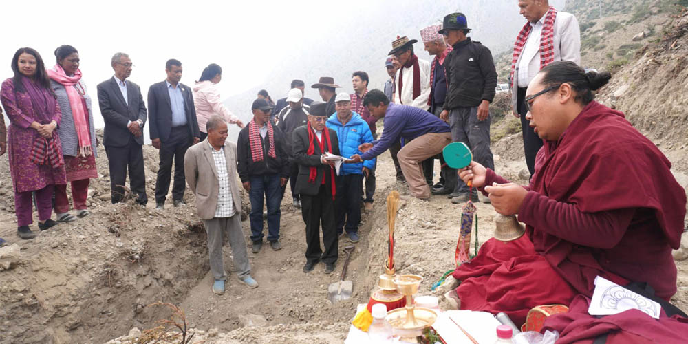 मुस्ताङको पेरिस डाँडामा माओवादी केन्द्रको कार्यालय शिलान्यास