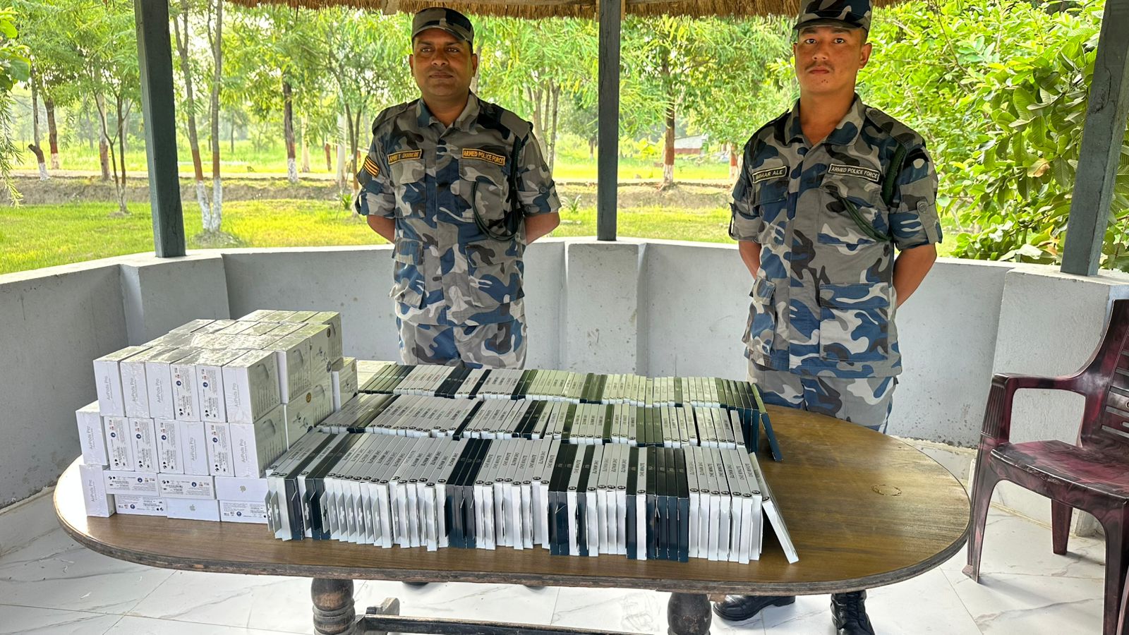 बाराबाट ३९ लाखभन्दा बढीको मोवाइल पार्ट्स बरामद