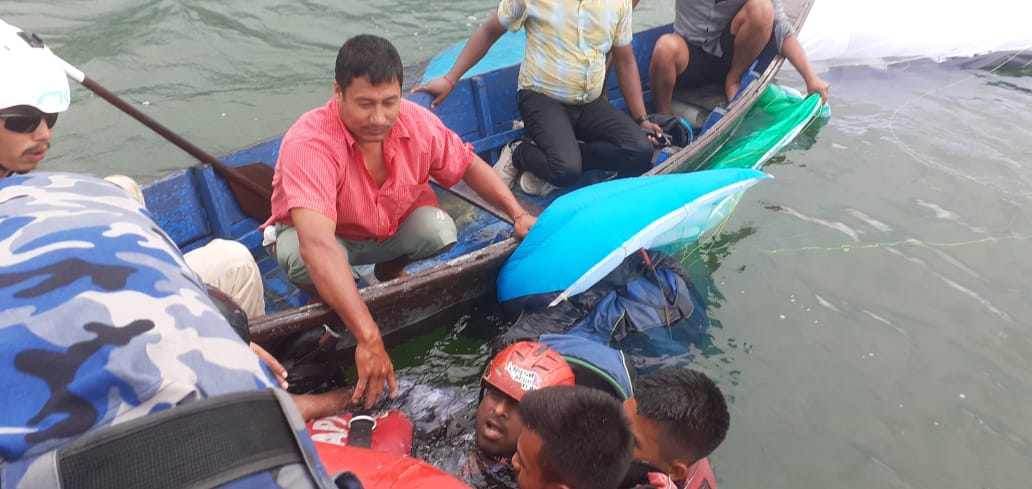 फेवातालमा खसेका प्याराग्लाईडिङ्गका पाइलट र यात्रुको सकुशल उद्धार