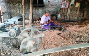 पुर्ख्यौली सीप बोकेका गङ्गाराम भन्छन् : ‘आत्मनिर्भर हुनका लागि मेसिन अनुदानमा पाउनुपर्‍यो’