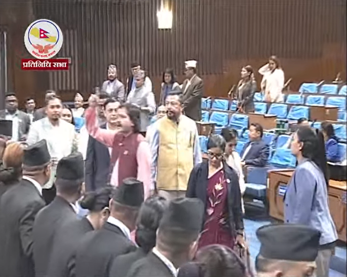 संसदमा रास्वपा र राप्रपाको विरोध जारी