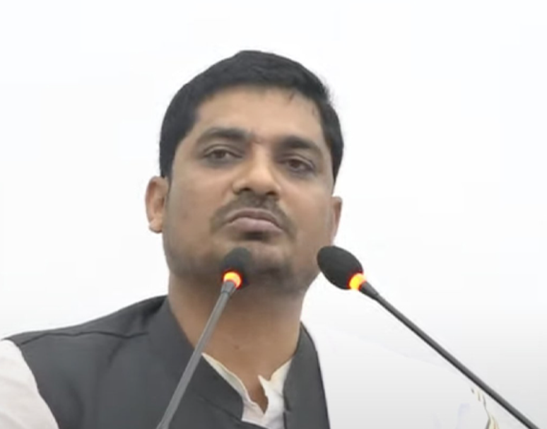 मधेस प्रदेशका सांसद सरोजकुमार सिंह पक्राउ