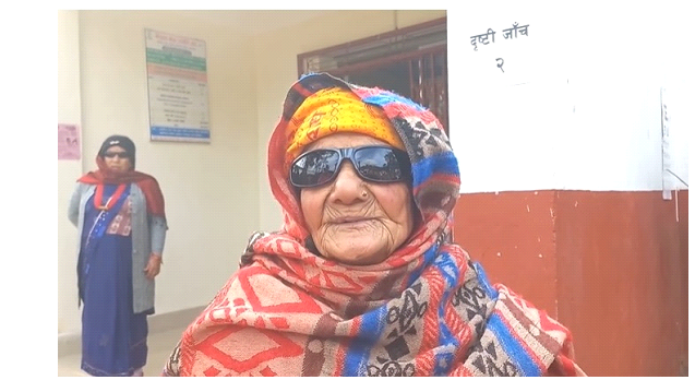 ८२ वर्षीया लक्ष्मीदेवीले आँखा देखेपछि भनिन् – ‘आँखा देखाउने डाक्टरलाई आर्शिवाद’