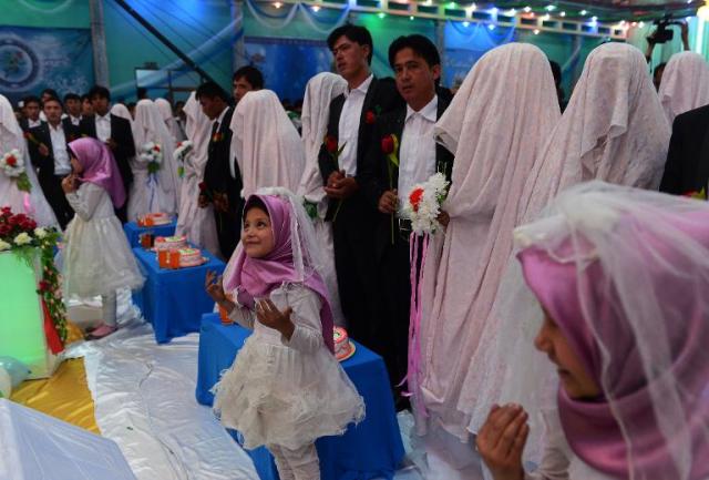 खर्च घटाउन ५० जोडीले गरे सामूहिक समारोहमा विवाह