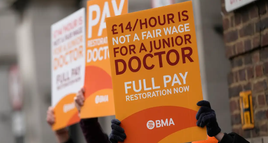 इङ्गल्यान्डका जुनियर चिकित्सकहरूद्वारा हडताल सुरु