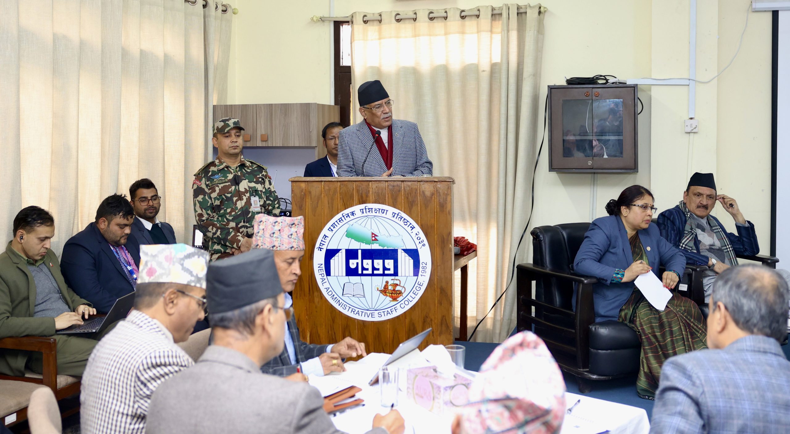 कर्मचारीहरुको काम कारबाहीप्रति प्रधानमन्त्री असन्तुष्ट