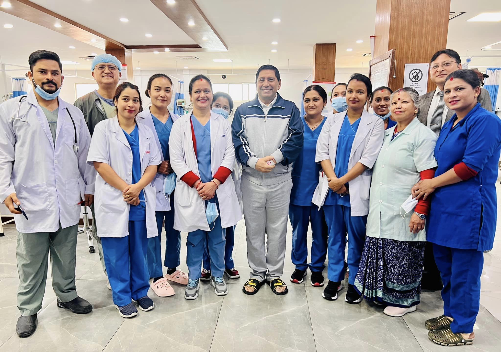 ६ दिनको अस्पताल बसाईपछि डिस्चार्ज भए गृहमन्त्री