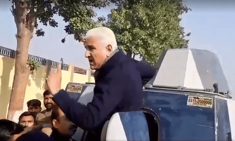 पीटीआईका उपाध्यक्ष कुरेशी पक्राउ