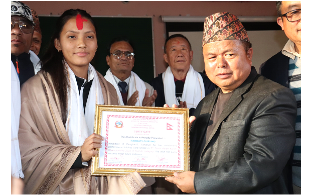 सातौँ दक्षिण एसियाली कराँते च्याम्पियनसीपमा स्वर्ण पदक विजेता गुरुङको सम्मान