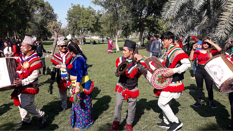 साकेला उँधौली : भूमिको पूजा गर्दै साकेला नाचियो