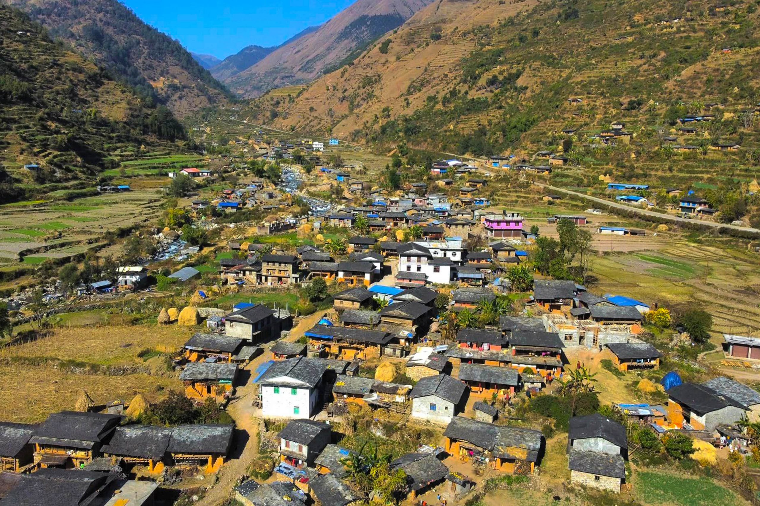 लोकमार्गले जोडिएपछि फेरियो निसी गाउँको स्वरुप