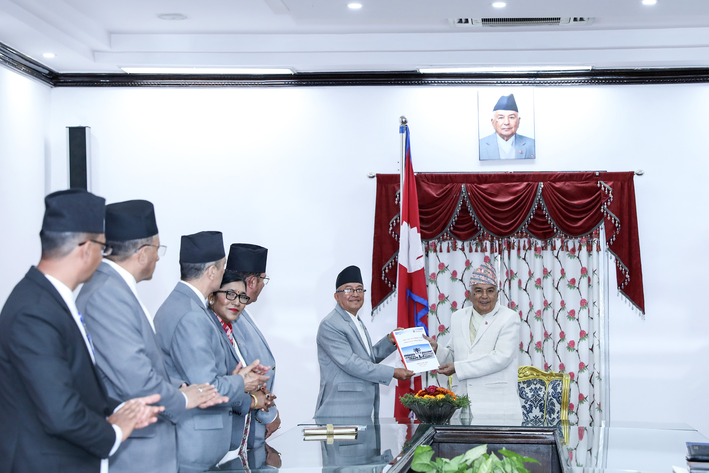 राष्ट्रपति पौडेलसमक्ष राष्ट्रियसभाको निर्वाचनको प्रतिवेदन पेस