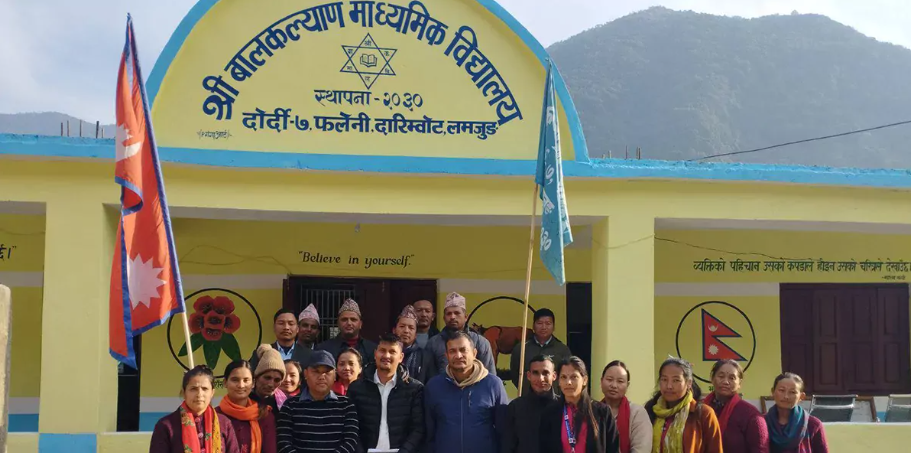 लमजुङमा विद्यार्थीलाई नियमित विद्यालय ल्याउन ‘हेलो अभिभावक’ कार्यक्रम