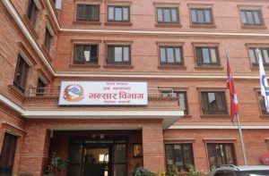 नेपालको व्यापार घाटा बढेर १२ खर्ब ५६ अर्ब पुग्यो