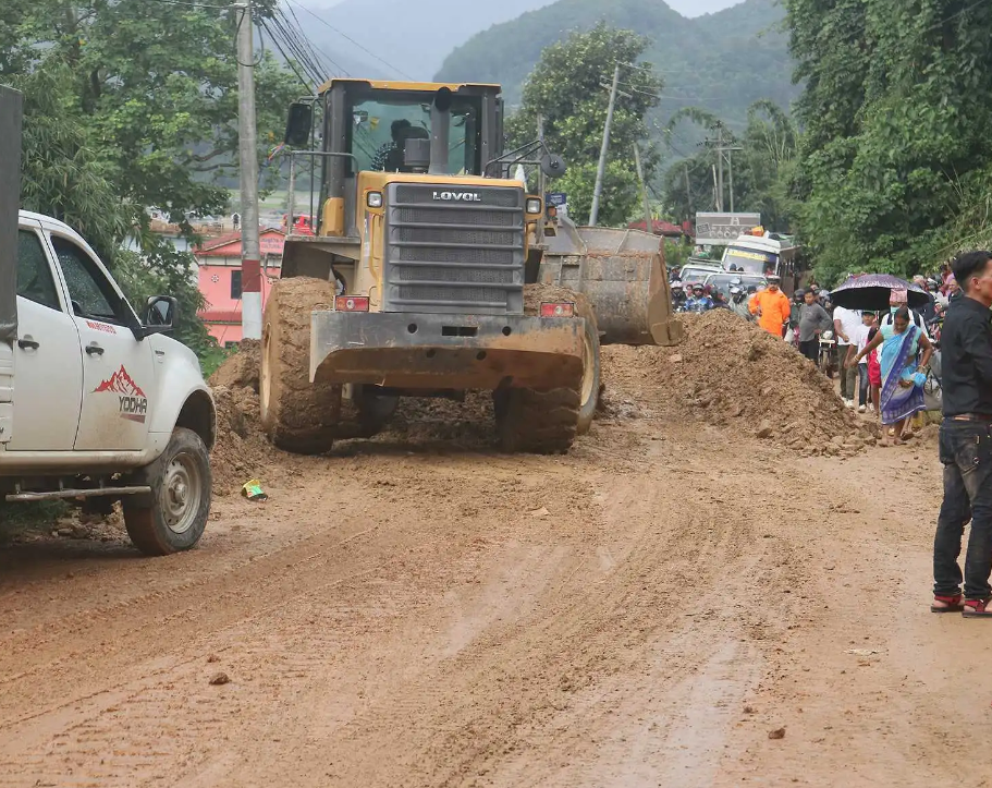 कोरला–त्रिवेणी सडक आयोजना : डेढगाउँ–झ्यालबास खण्ड कात्तिक भित्र सम्पन्न गर्ने लक्ष्य