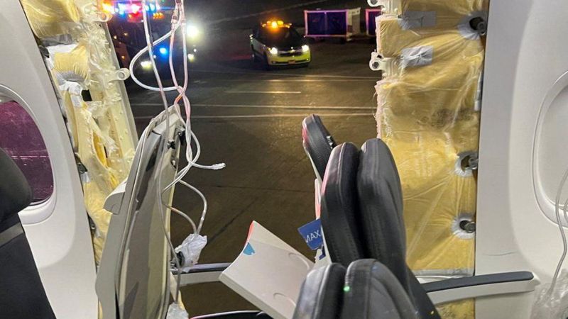 अमेरिकामा उडिरहेको विमानको झ्याल खसेपछि १७१ वटा विमानको उडानमा रोक