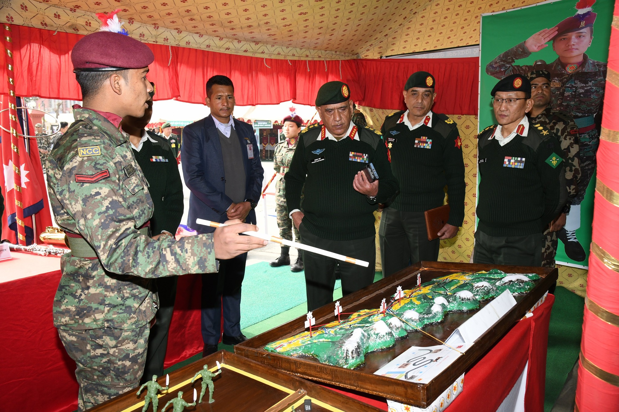 दश हजारले गरे नेपाली सेना फोटो तथा युनिट विशेष प्रदर्शनी अवालोकन
