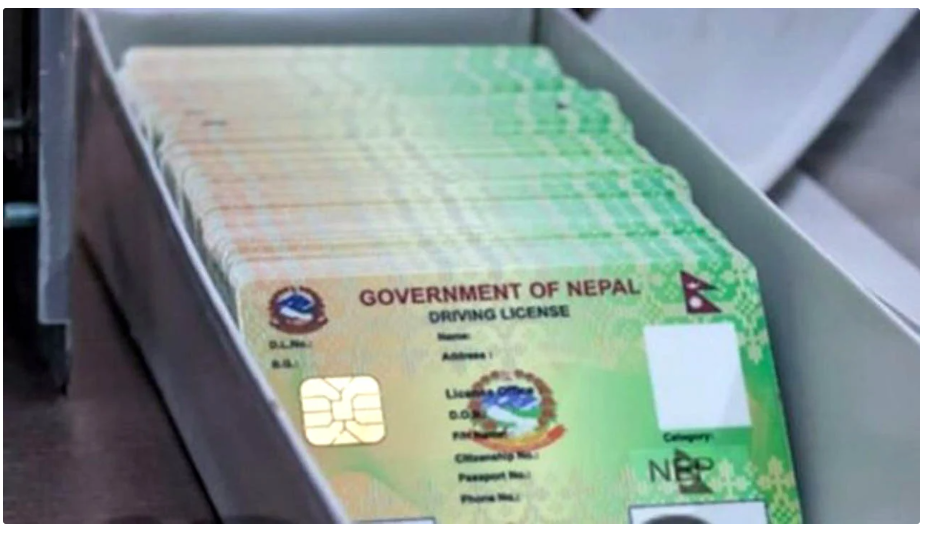 परासीबाट चार चारपाङ्ग्रे सवारी चालक अनुमतिपत्र वितरण