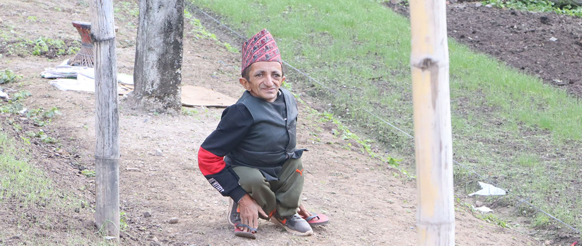 कृषि गरेर परिवारको गुजारा चलाउन अपांगताले छेकेन कँडेल दम्पतीलाई