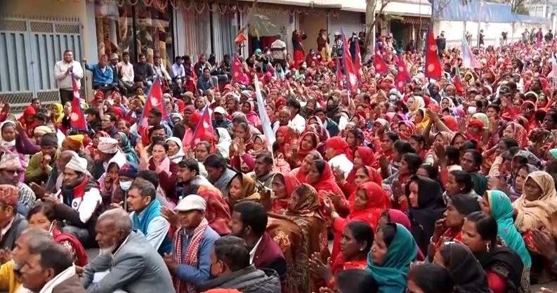 बालुवाटारमा मिटरब्याज र लघुवित्त पीडितहरुको धर्ना