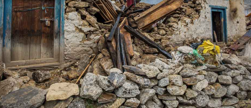 मनाङमा घर भत्किँदा एकको मृत्यु, सातको सकुशल उद्धार