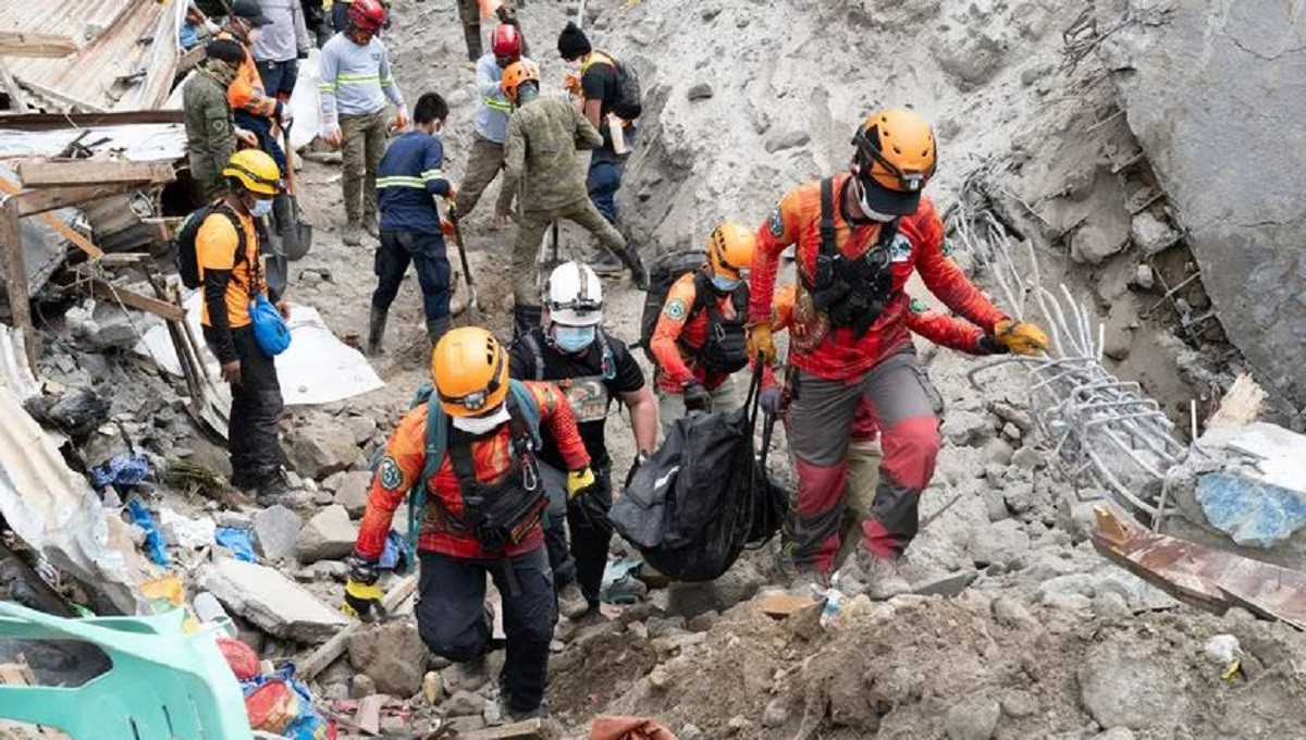 फिलिपिन्समा पहिरोमा परी मृत्यु हुनेको सङ्ख्या ९२ पुग्यो, हराएका ३६ जनाको खोजी जारी