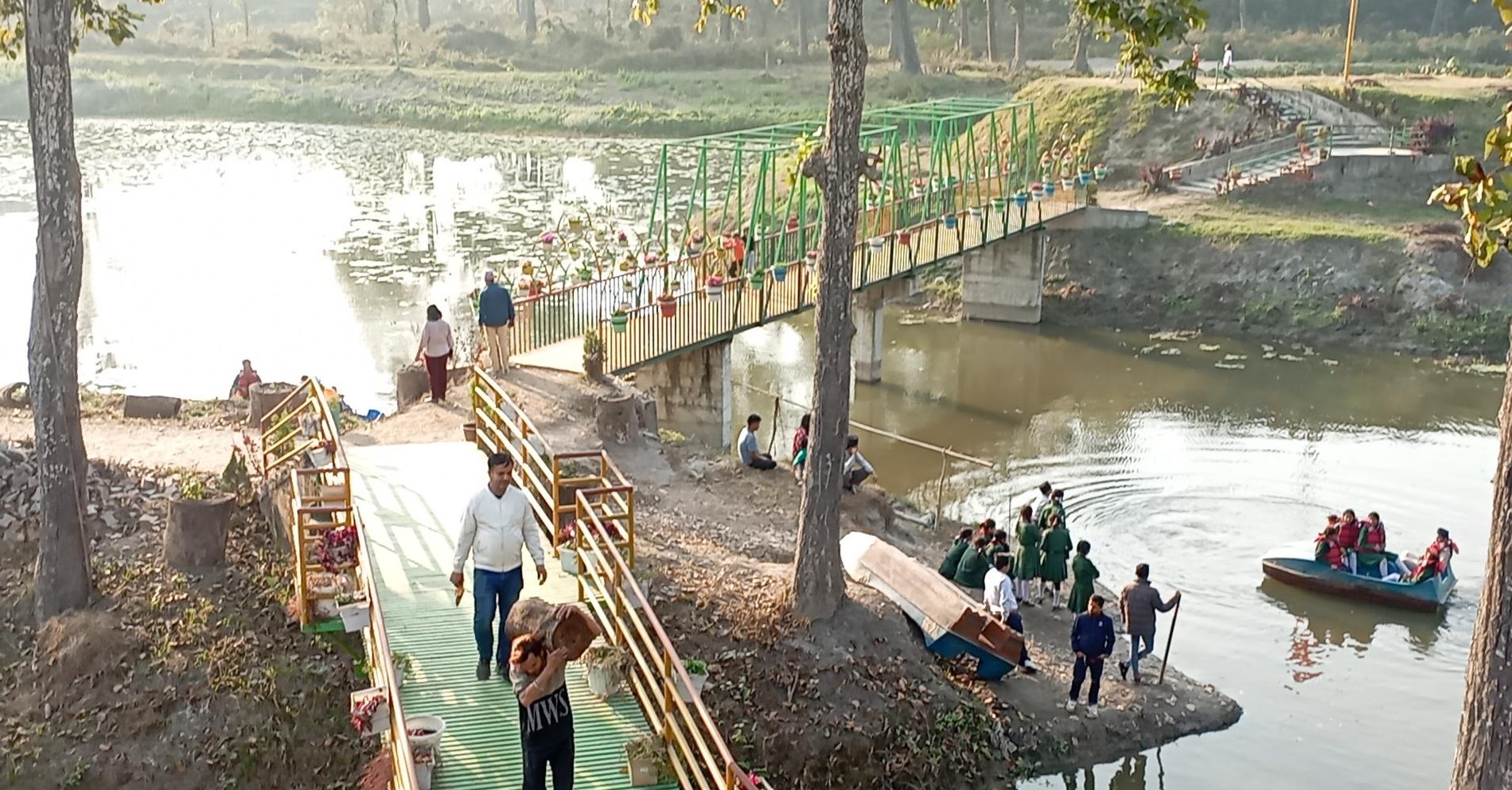 झापाको फेवातालमा बढ्यो पर्यटकको चहलपहल