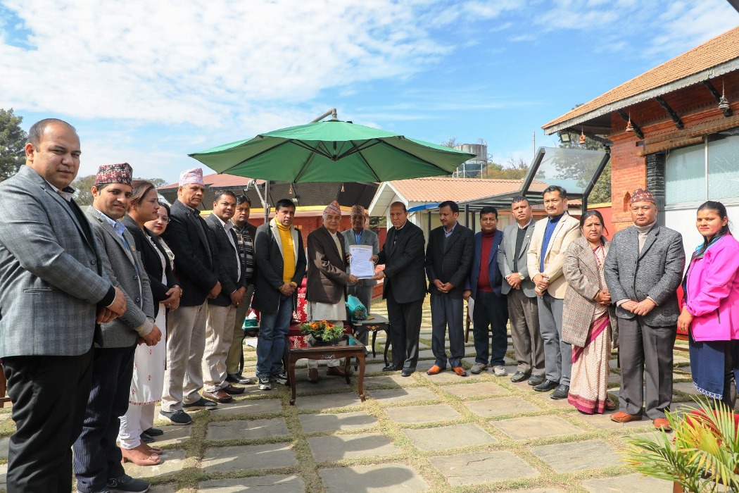 उद्योगी व्यवसायीको समस्या समाधानका लागि पहल गर्छु : राष्ट्रपति पौडेल