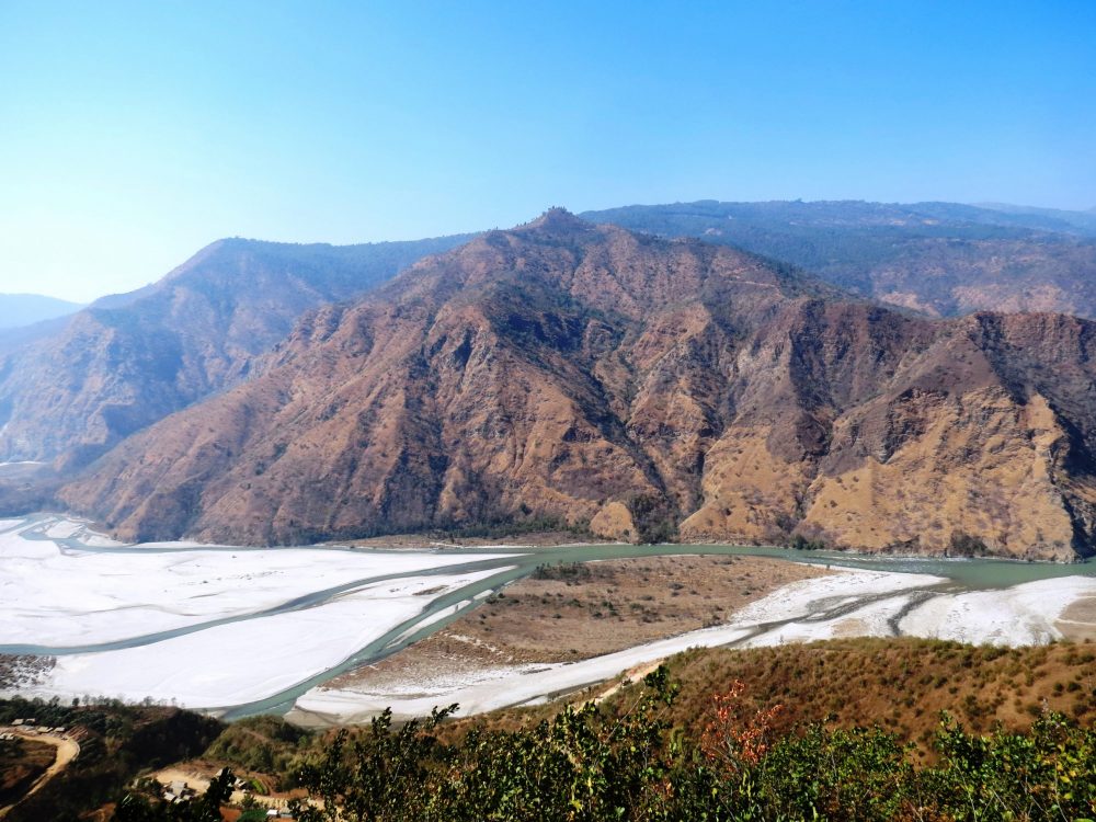 पर्यटकको पर्खाइमा तमोर नदी क्षेत्र