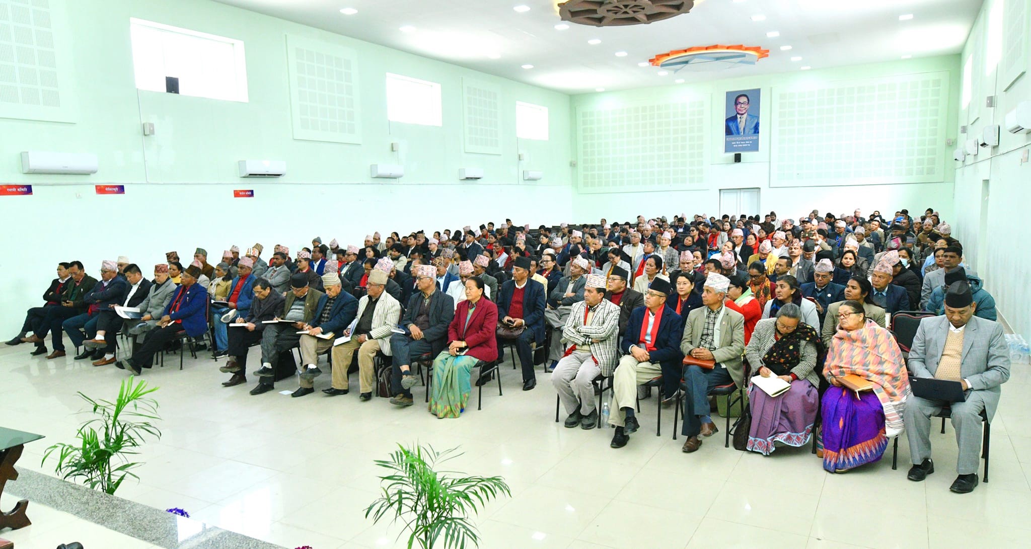 एमाले बैठक : समूहगत छलफलमा टोली नेता चयन