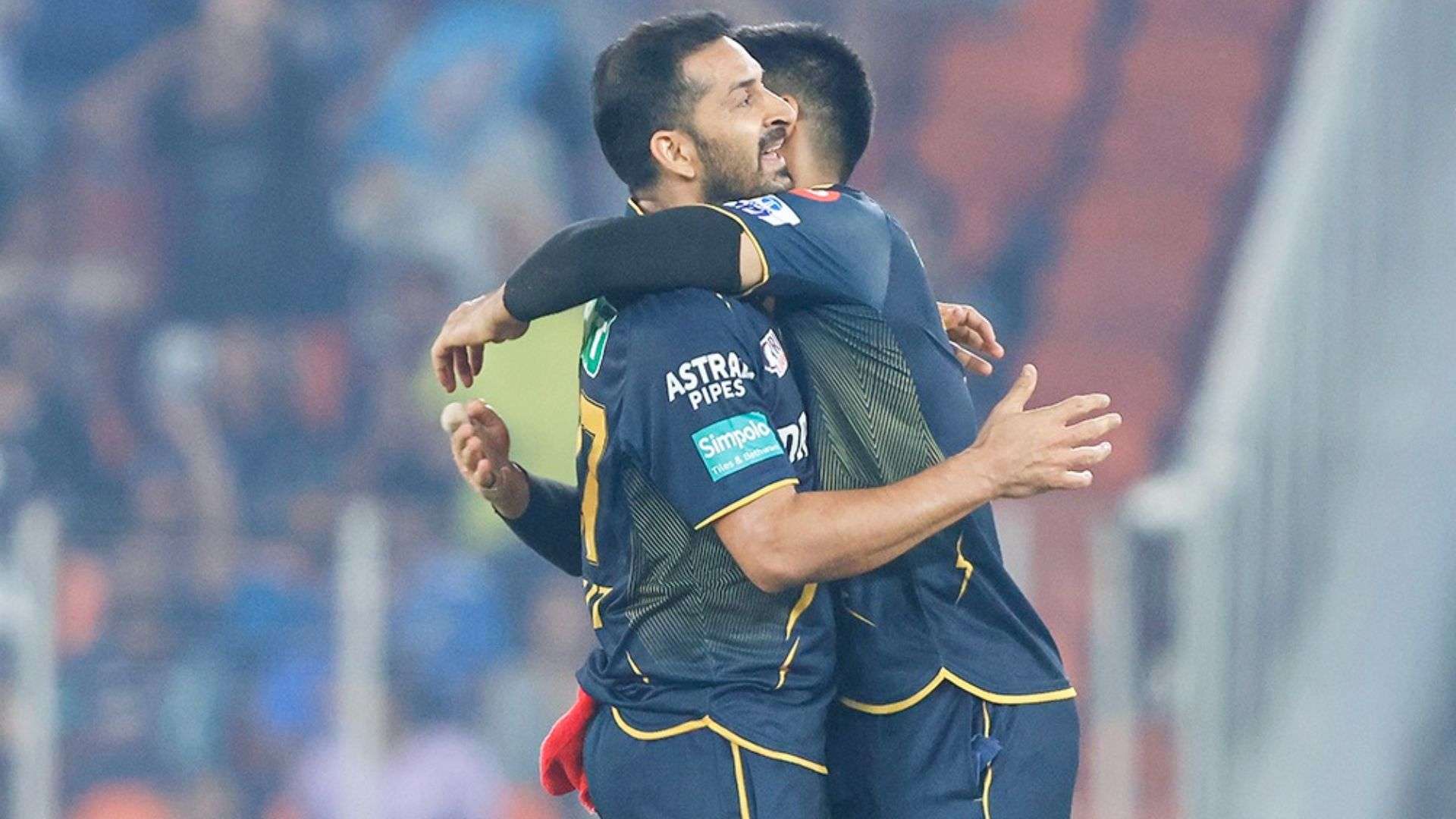 आईपीएलमा मुम्बई ६ रनले पराजित