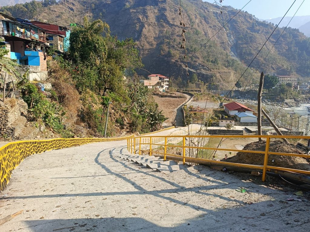 पर्यटकीयस्थल गलेश्वरमा फुटपाथसहितको सडक निर्माण,गलेश्वरमा आउने भक्तजनलाई सहज