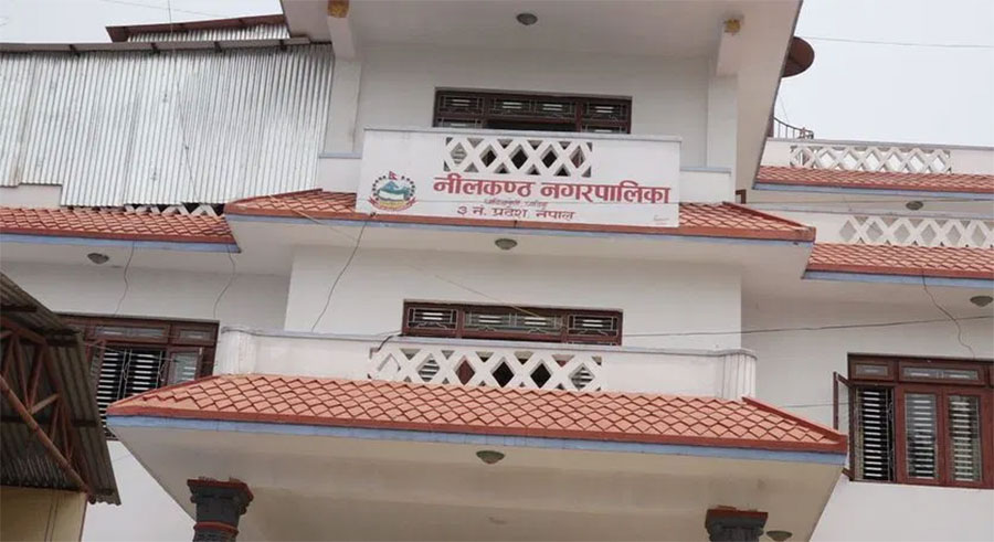 वडा सदस्यको रुखबाट लडेर मृत्यु, नगरपालिकामा शोक बिदा