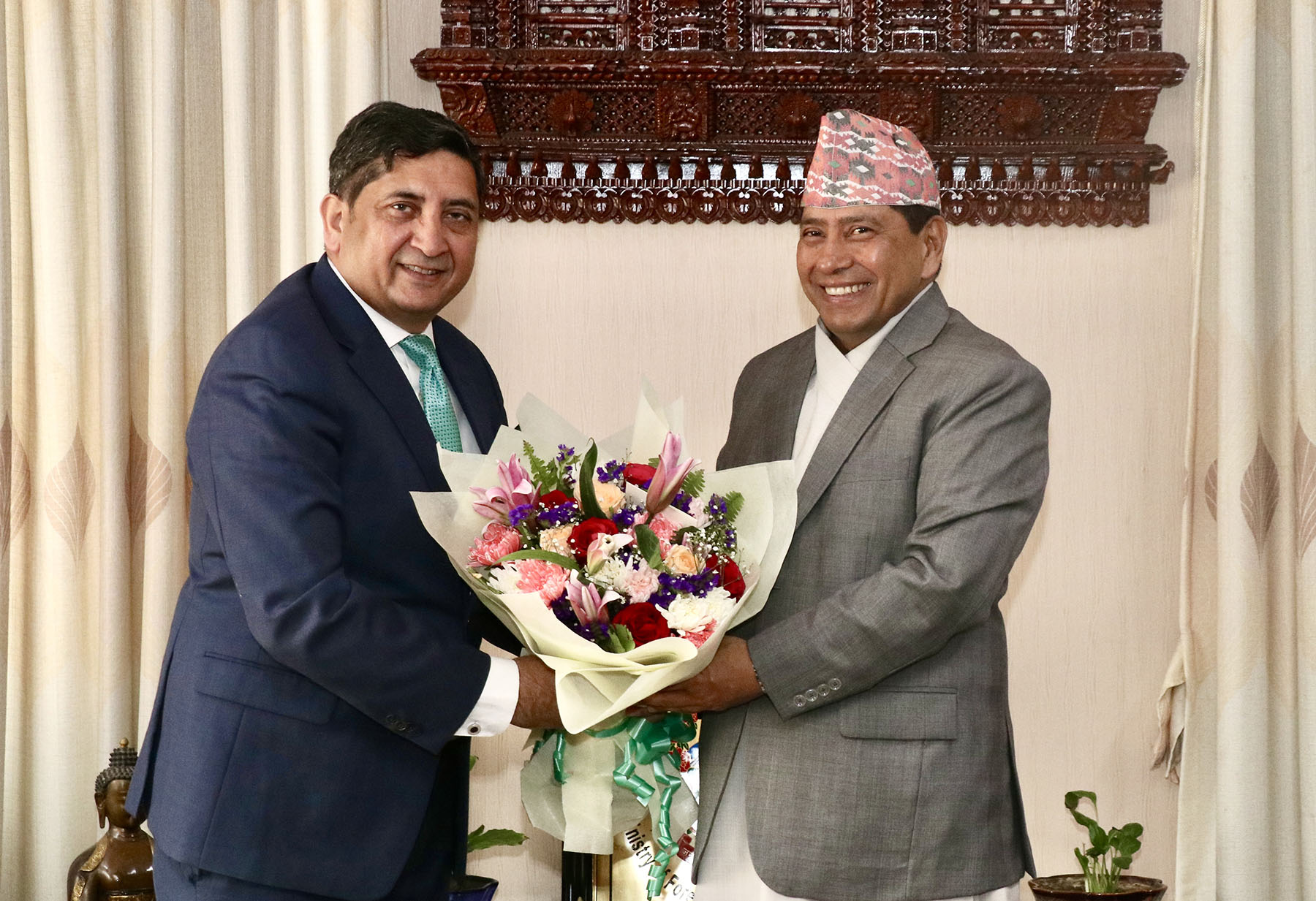 उपप्रधानमन्त्री श्रेष्ठसँग तीन देशका राजदूतको भेट