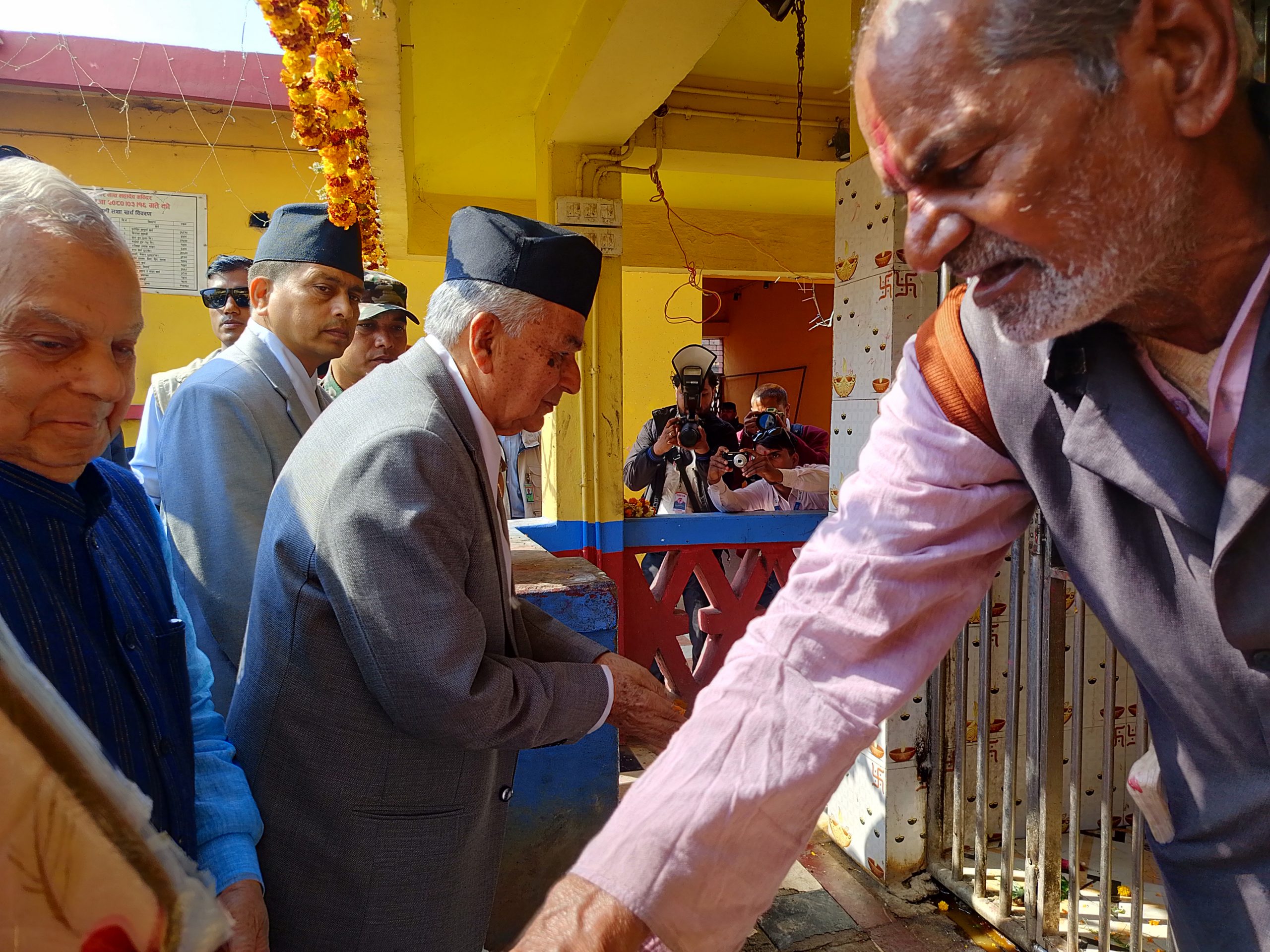 राष्ट्रपति पौडेलद्वारा जलेश्वरनाथको पूजा अर्चना