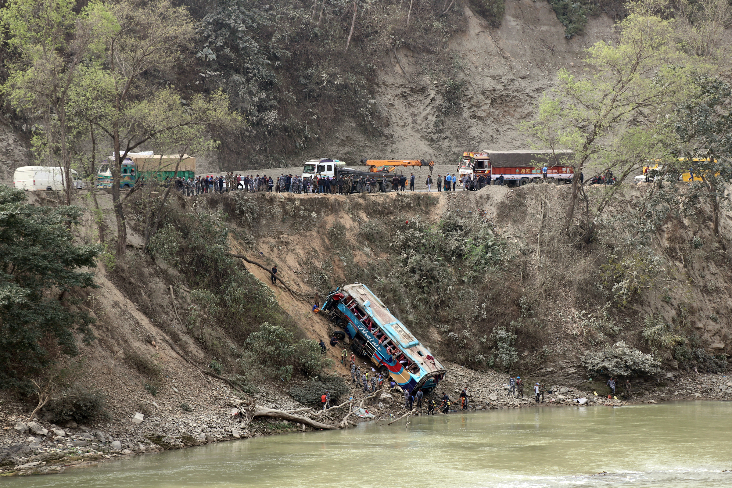 धादिङ बस दुर्घटना अपडेट : हराइरहेका दुई जनाको शव फेला